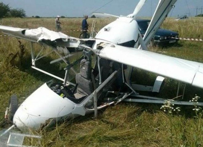 Самолет совершил жесткую посадку под Саратовом