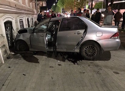 Пешеход, пострадавший при столкновении Audi и Mitsubishi в центре Рязани, отсудил 500 тысяч