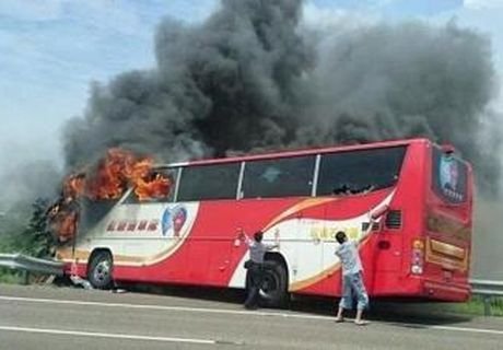 На Тайване в ДТП попал автобус с туристами