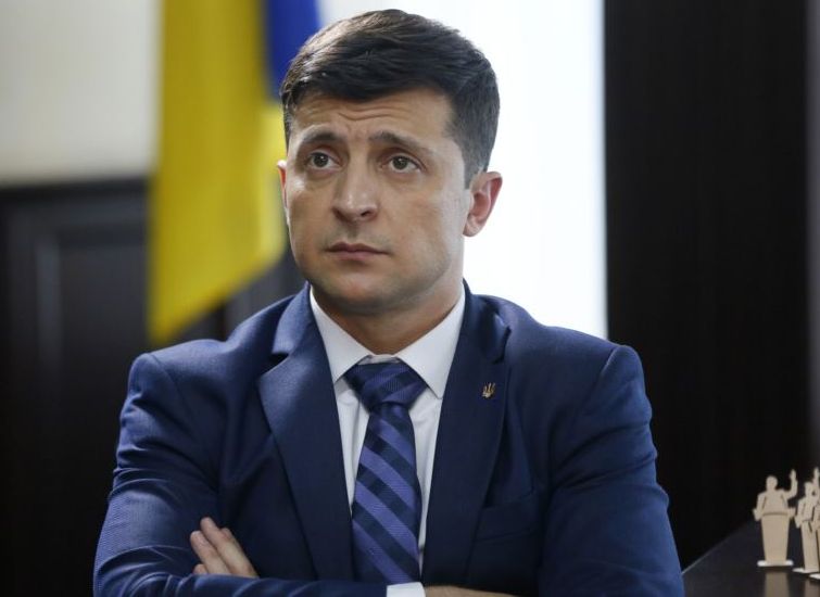 Экзит-поллы: Зеленский уверенно лидирует на выборах президента Украины