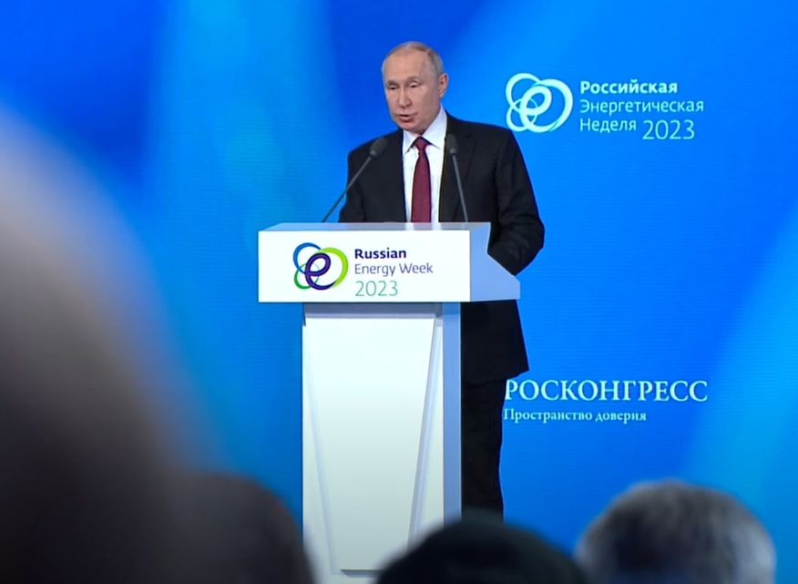 Путин обязал экспортеров продавать валюту для укрепления курса рубля