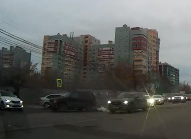 Опубликовано видео с места гибели пешехода на улице Есенина