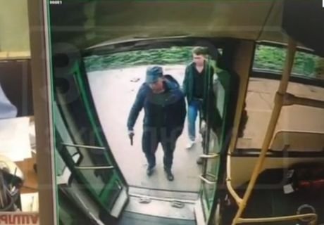 В Москве обстреляли пассажирский автобус (видео)