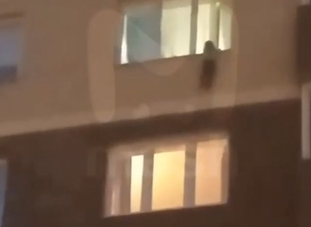 В подмосковном Ногинске двое малышей выпали из окна шестого этажа