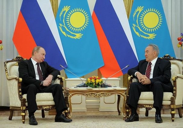 Казахстан наложит эмбарго на товары из России