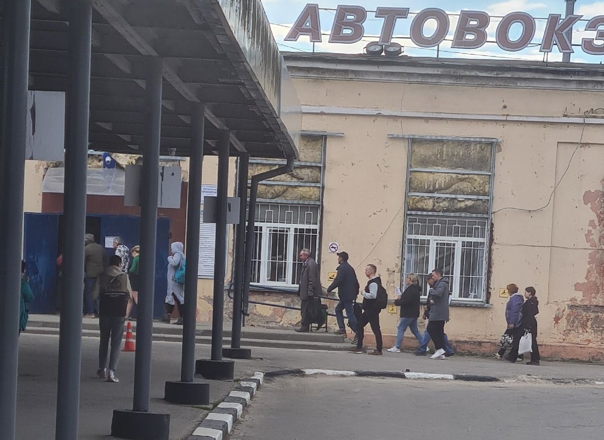 Приокский автовокзал закрыли из-за бесхозного пакета