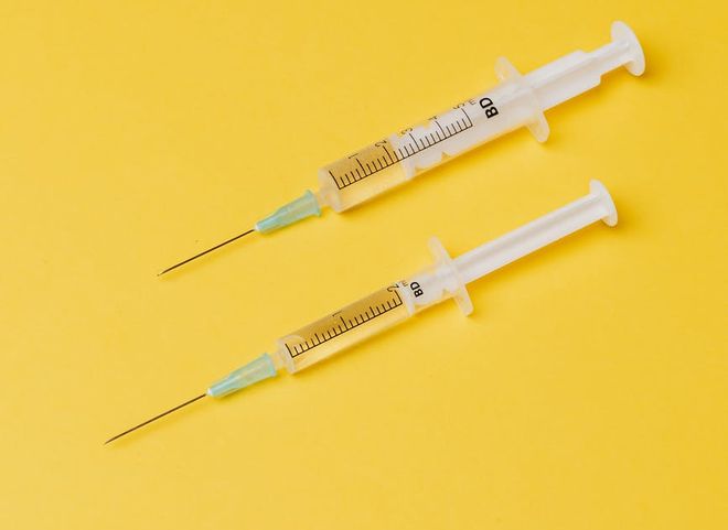 У нескольких участников испытаний вакцины «Спутник V» выявили коронавирус