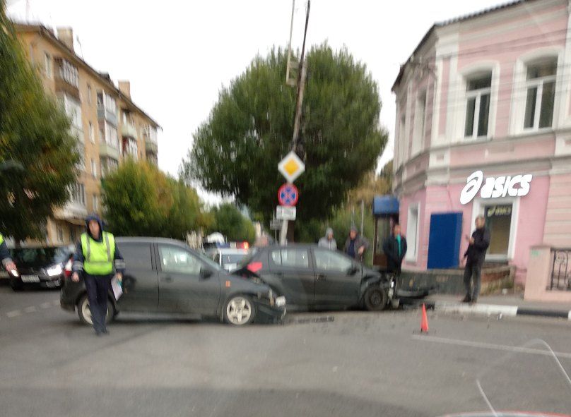 На новом перекрестке у площади Ленина вновь случилась серьезная авария