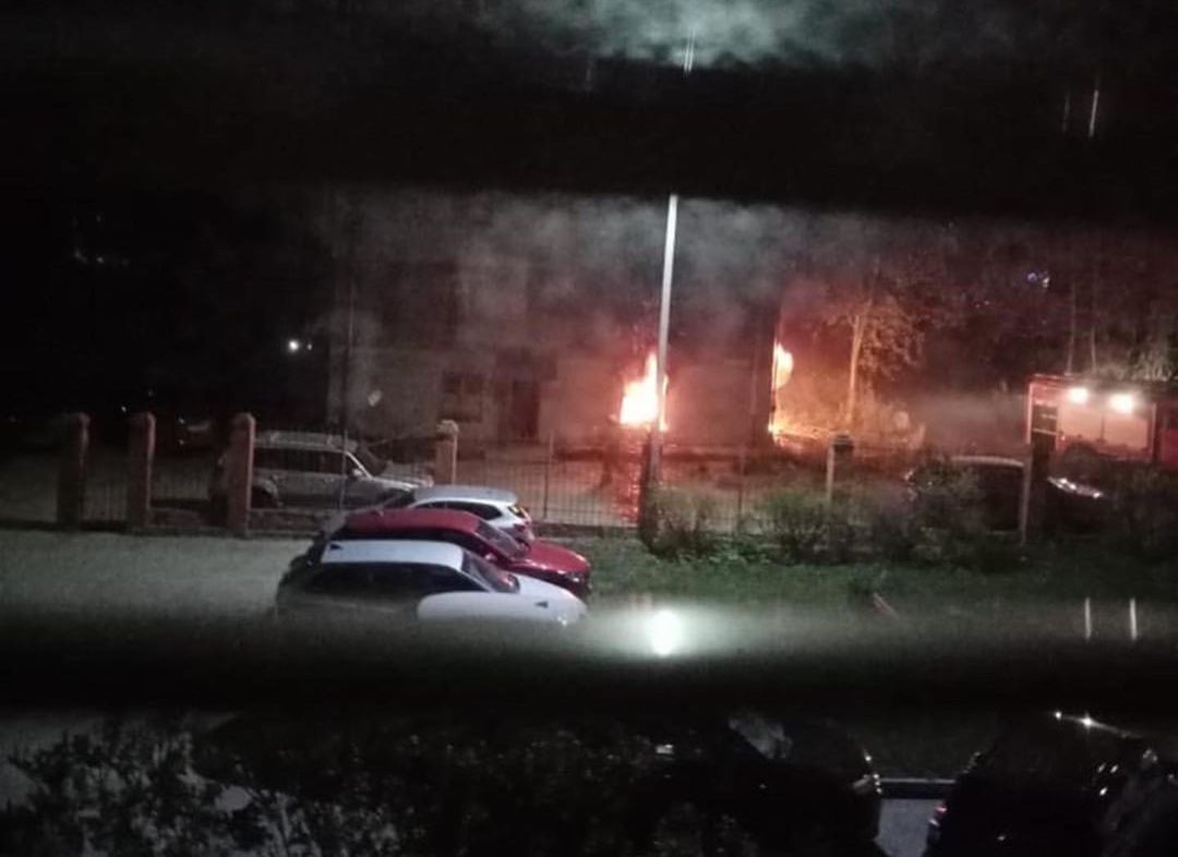 Опубликовано фото пожара на улице Гагарина, в котором погибли молодые люди