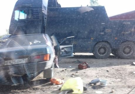 Под Рязанью столкнулись грузовик и ВАЗ, пострадали люди