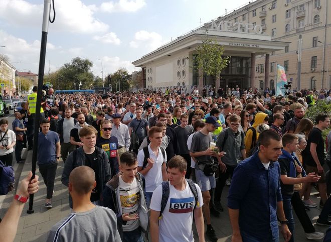 В Москве началось шествие против политических репрессий