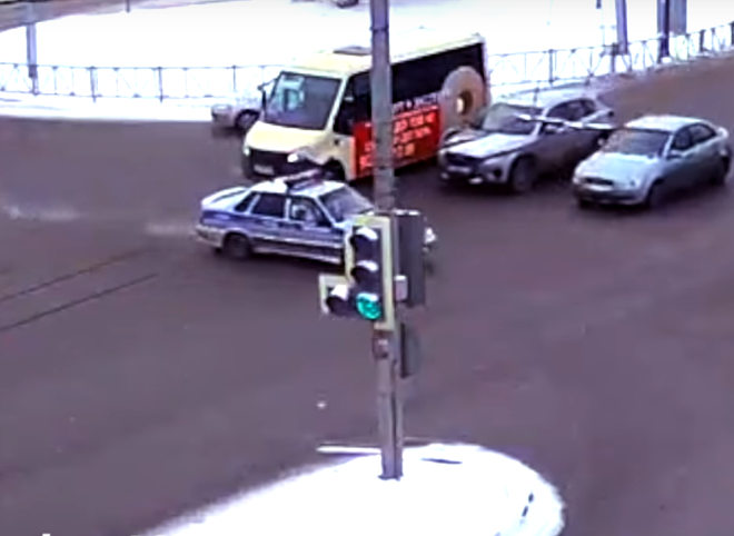 В ГИБДД прокомментировали ДТП с патрульным автомобилем на Московском шоссе