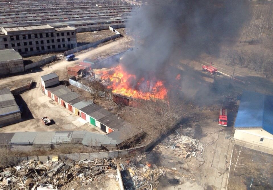 В Рязани загорелось здание бывшей военной части