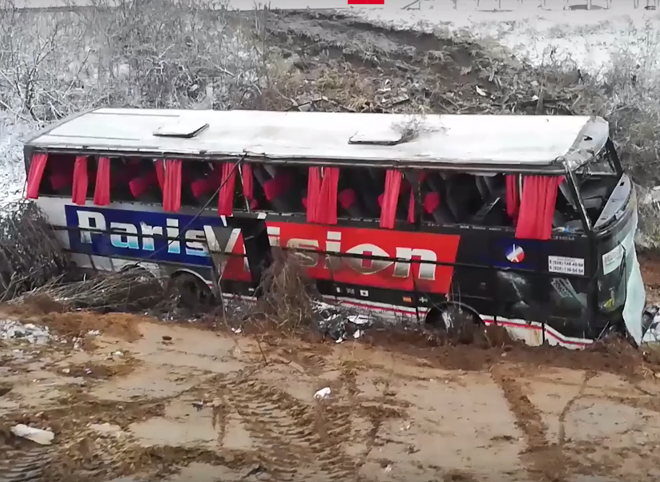 В Московской области на трассе М4 «Дон» автобус слетел в кювет (видео)