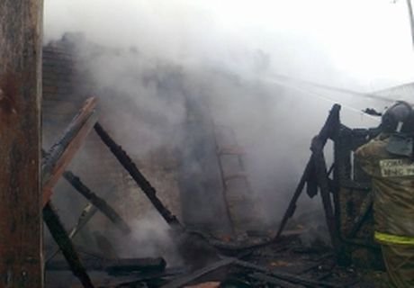 На пожаре в поселке Строитель погиб человек