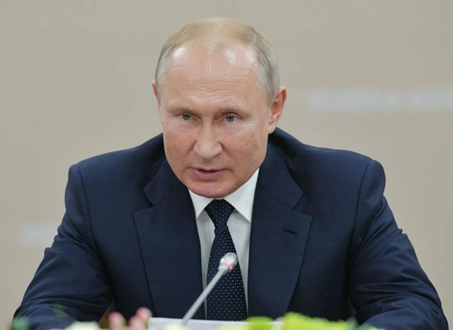 Путин назначил Мединского и Орешкина своими помощниками