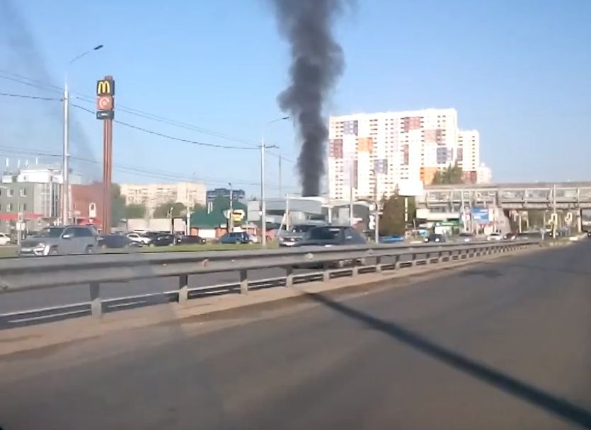 За автовокзалом на Московском шоссе произошел пожар (видео)