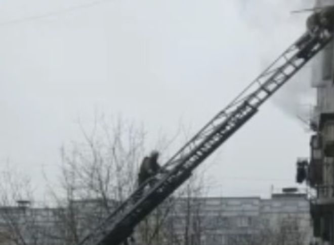 На пожаре в многоэтажке на улице Стройкова пострадали три человека