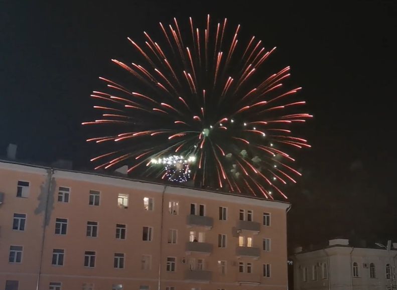 Опубликовано видео праздничного салюта в Рязани