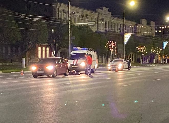 На Первомайском проспекте мотоциклист столкнулся с легковушкой