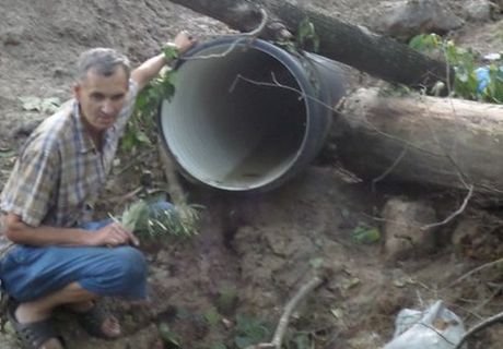 В Рязани в овраг с родниками сбрасывают канализацию