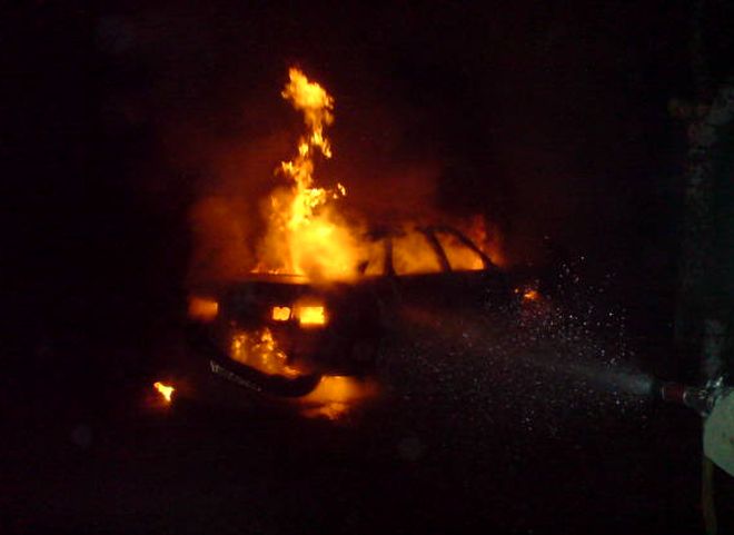 На улице Ленинского комсомола сгорел автомобиль