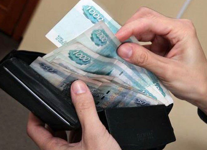 Россияне рассказали, при какой зарплате наступает бедность