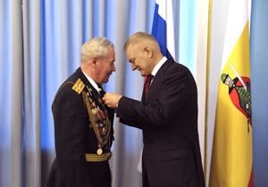 Губернатор вручил медали 15 рязанским ветеранам