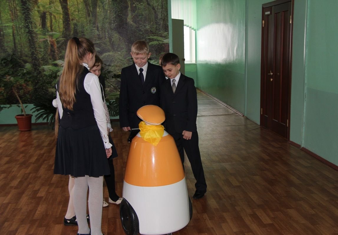 В рязанской больнице юным пациентам помогает робот Степан