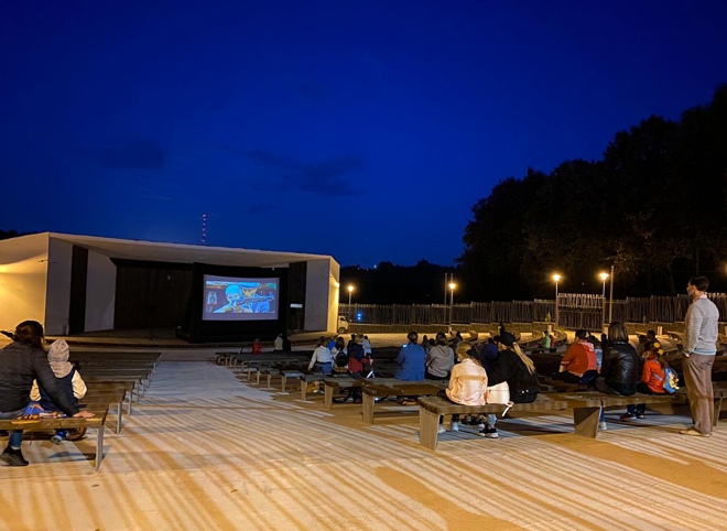«Ростелеком» и «Арт-Центр» организовали в Рязани кинопоказ под открытым небом