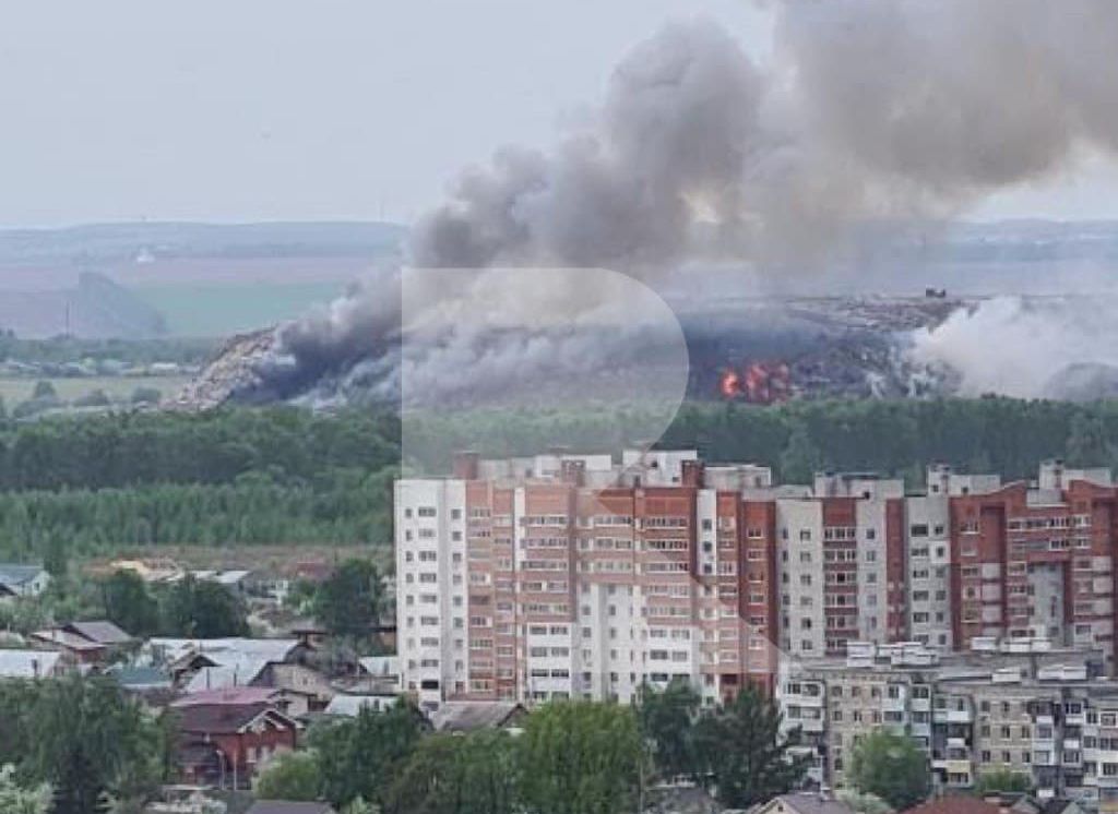 В Рязани загорелась городская свалка