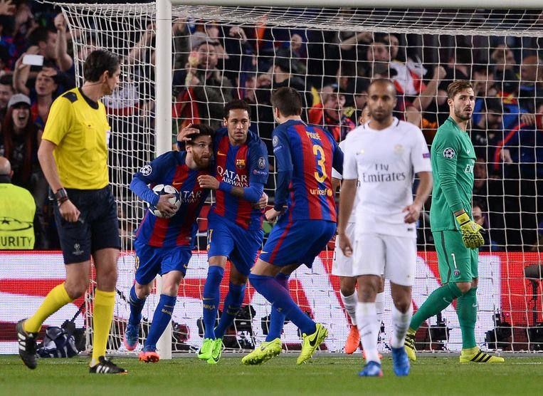 «Барселона» вышла в четвертьфинал Лиги чемпионов, отыгравшись со счета 0:4
