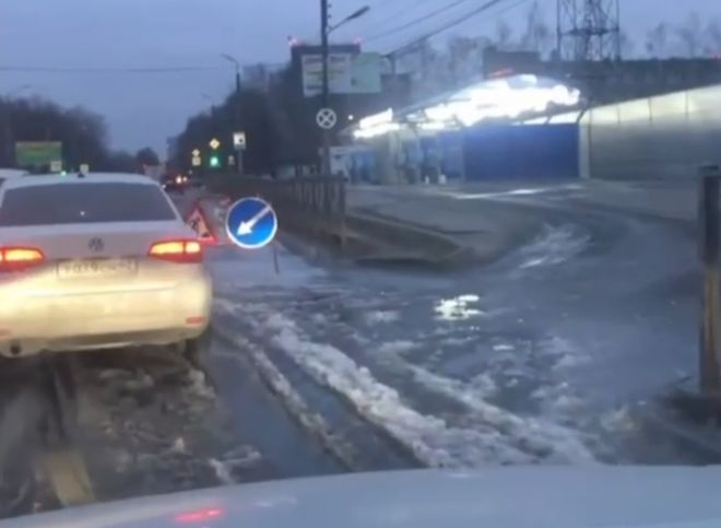 Из-за мойки самообслуживания затопило Михайловское шоссе