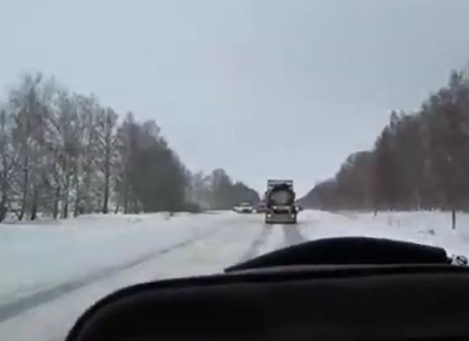 На трассе Рязань-Ряжск столкнулись две легковушки (видео)