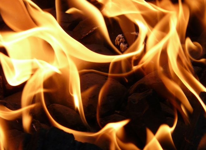 На пожаре в Пощупове пострадал 35-летний мужчина