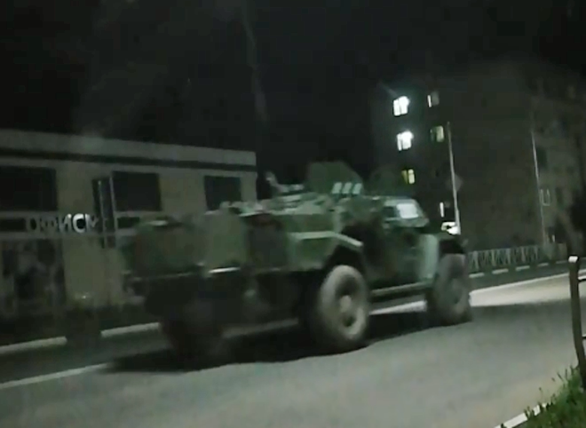 Видео: по Рязани едет тяжелая военная техника