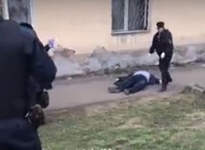 В Новокузнецке киллер убил на улице 17-летнего подростка выстрелом в затылок