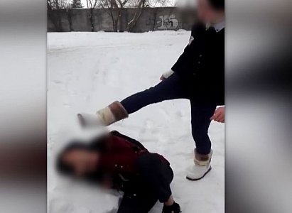 Мать избившей подростка рязанской школьницы прокомментировала поступок дочери