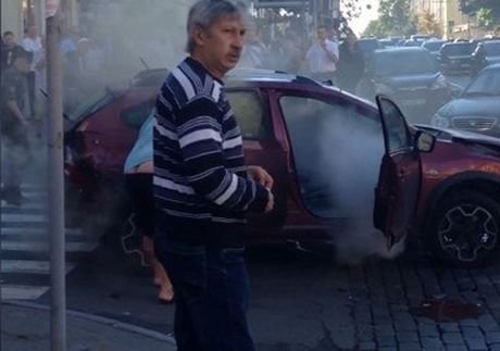 В Киеве взорвана машина с журналистом Павлом Шереметом