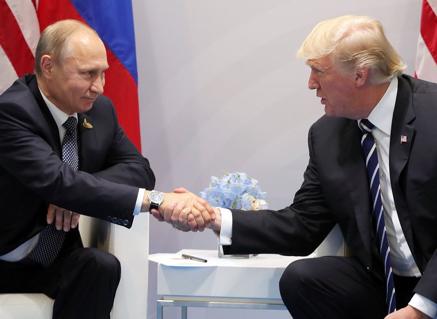 СМИ: Трамп скрыл детали своих первых переговоров с Путиным