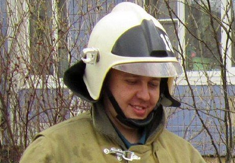 Ярославский пожарный разбился, сорвавшись с 11-го этажа (видео)