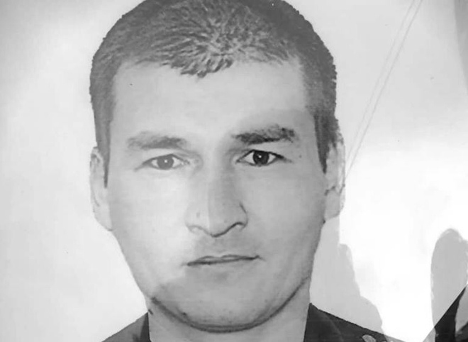 Погибшего в Донбассе десантника Илдара Шакирова похоронили на аллее героев ВДВ