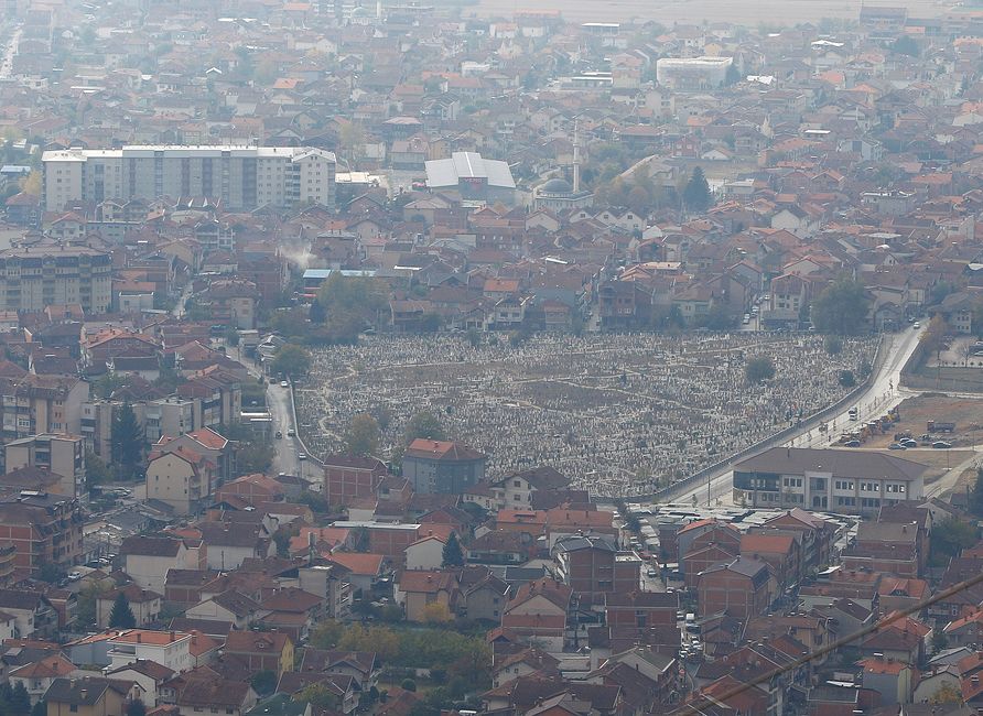 Названы самые грязные города Европы