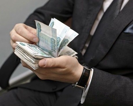 Российским чиновникам поднимут зарплату на 38%