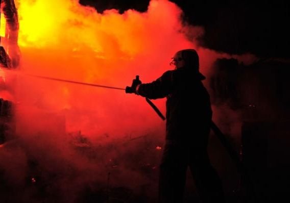 В майские праздники в Рязани потушили 12 пожаров