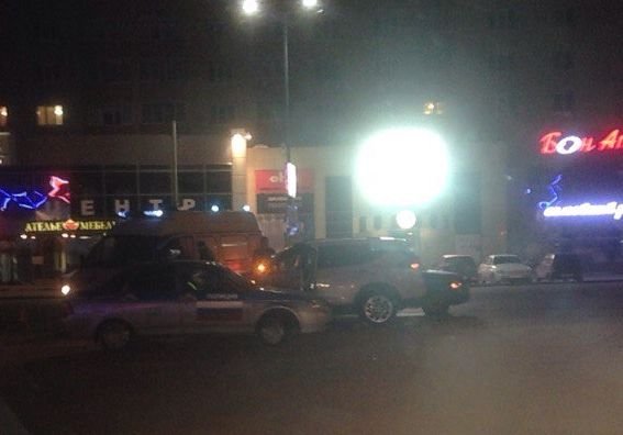 В Рязани напротив ТЦ «Круиз» столкнулись Jeep и Renault