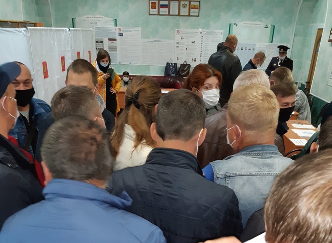 На участке в центре Рязани зафиксирован подвоз избирателей