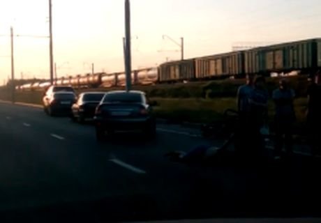 У «М5-молла» сбили велосипедистку (видео)