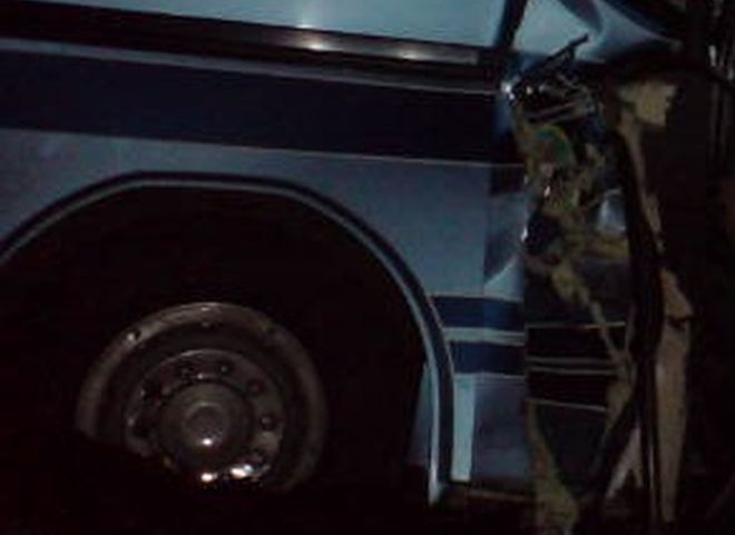 В Михайловском районе столкнулись пассажирский автобус и грузовик