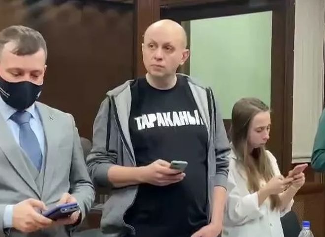 Суд арестовал главреда «Медиазоны» Смирнова на 25 суток